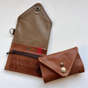 画像1: 惡匠　 mini 巻きタバコケース - MOSTRO ライトブラウン 惡匠WARUDAKUMI手巻きたばこ用　シャグポーチ (1)